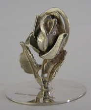 VERY PRETTY ENGLISH ROSE