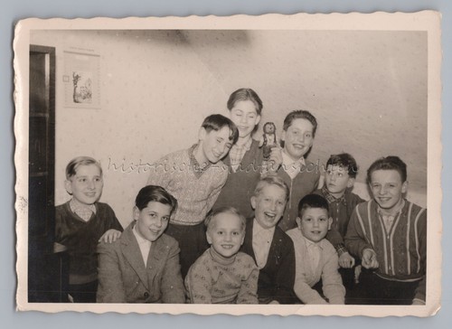 Group boys with steiff - of,