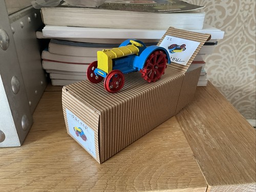 Dinky toys 22e farm - 22e, tractor