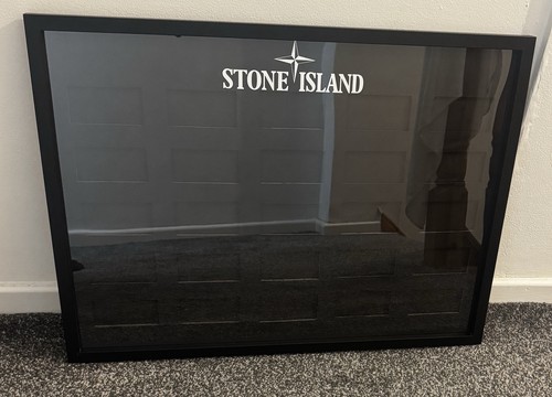 Stone island badge - badge, display