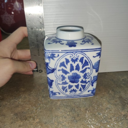 Blue and white - blue, square