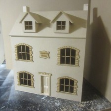 Scale dolls house - dolls,