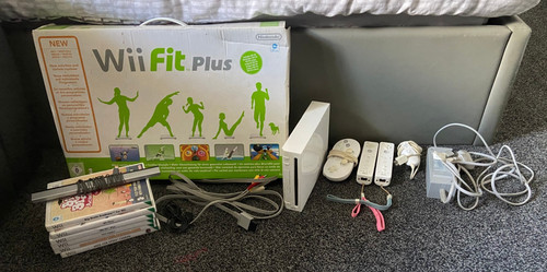 Nintendo wii console white - wii,