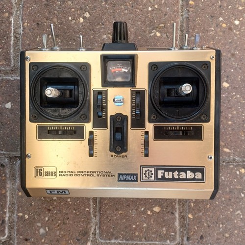 Futaba gold transmitter - 7,