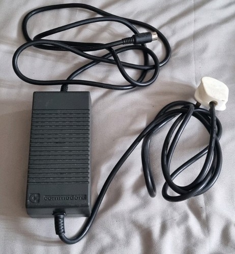 Commodore amiga cd32 power - commodore,