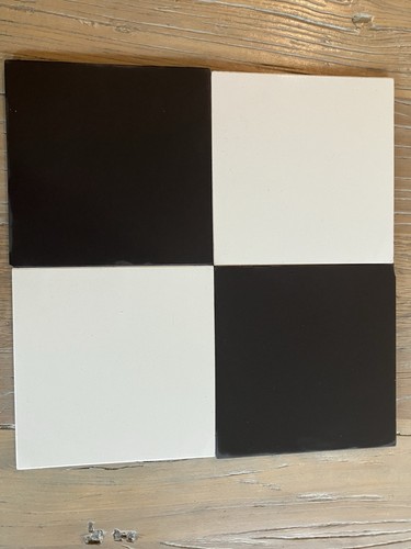 204 black and white - black,