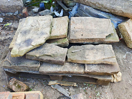 Assorted flagstone flags - /,