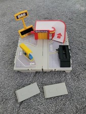 MICRO MACHINES TRAVEL CITY GARAGE PLAYSET