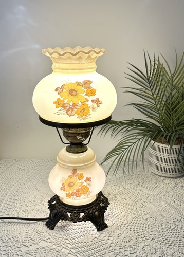 Vintage hurricane lamp - vintage, style