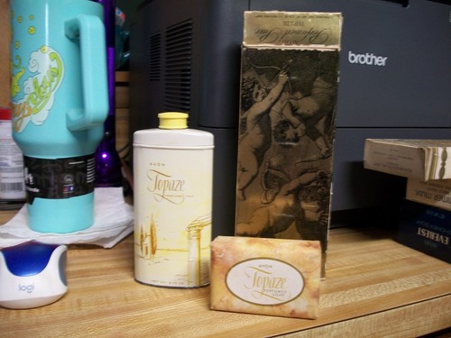 Vintage avon perfumed pair - avon,