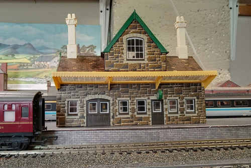 Hornby r502 station building - ,