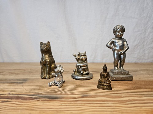 Vintage metal miniature - metal,