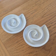 2 x White Spiral Ceramic Plate