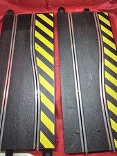 SCALEXTRIC SPORT / DIGITAL TRACK C8246 SIDE SWIPE CHICANE x2 YELLOW HASH Grade B