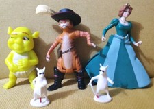 Shrek 2 kicking fiona, Puss in boots firing hairball, baby ogre, blind mice toys