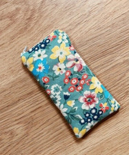 ZIPPED GLASSES / SUNGLASSES