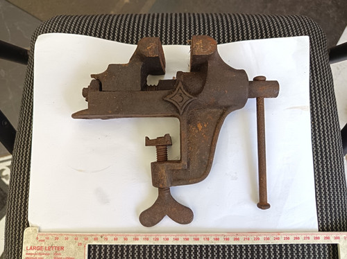 Very nice vintage - very, small