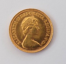Elizabeth II.  Gold half-sovereign coin 1982