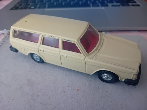 Dinky toys volvo 265 estate - dinky,