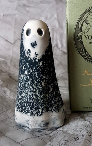 Black white snow nun - -, mr