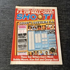 Shoot Magazine 22 Jan 1972 Bobby Charlton Gordon Banks Bob Hatton Gerry Queen