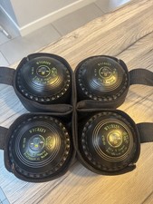 WYGREEN PROFESSIONAL MODEL LAWN BOWLS SIZE 3H - SET OF 4 WITH EMSMORN CARRY BAG