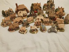 Lilliput Lane Cottage Bundle of 28 pieces
