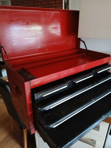 Snap red metal - metal, toolbox