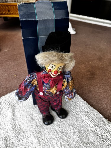 Wind musical clown with - up,