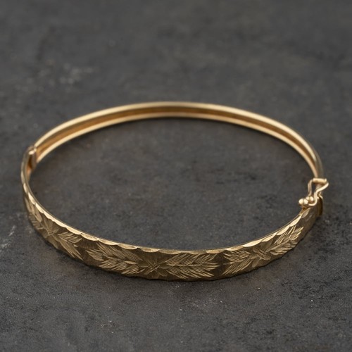 Second hand 9ct - hand, yellow
