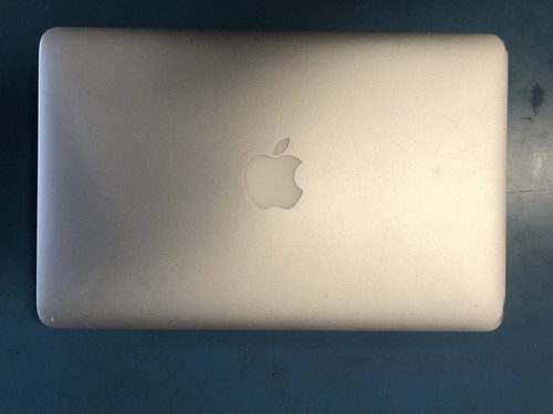 Macbook air mid 2013 - 11”,