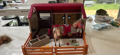 Lori horse haven stable - horse, barn