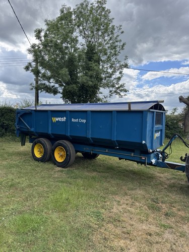 Farm tipping trailer - tipping,