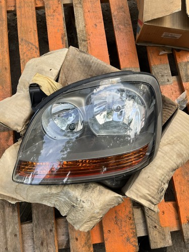 Nissan almera tino headlight - nissan,
