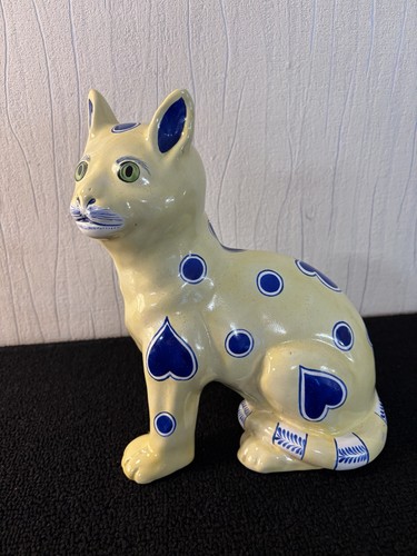 Faience cat the style of - the,