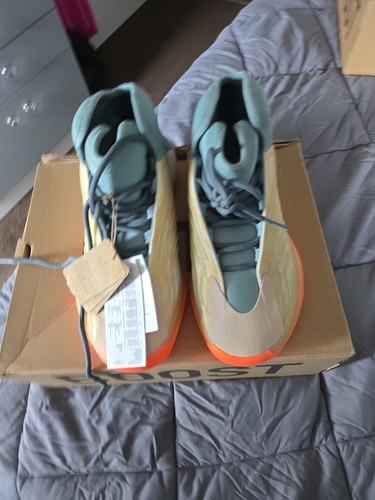 Adidas yeezy qntm - adidas, boost