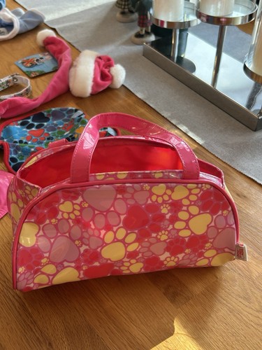 Tatty puppy carrier - +, clothes