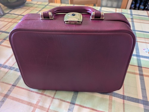Vintage red vanity - red,