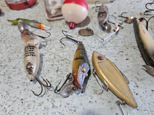 Antique fishing tackle - 🎣,