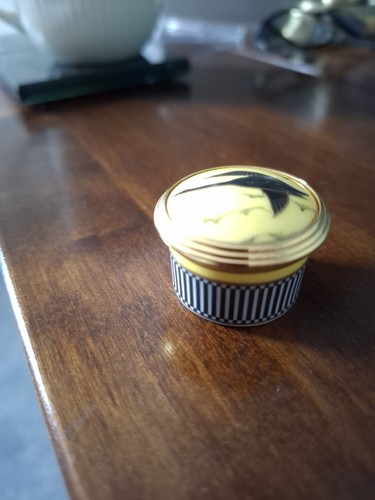 Royal worcester swan trinket - royal,