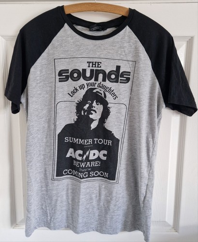 Official merch t shirt - ac/dc,