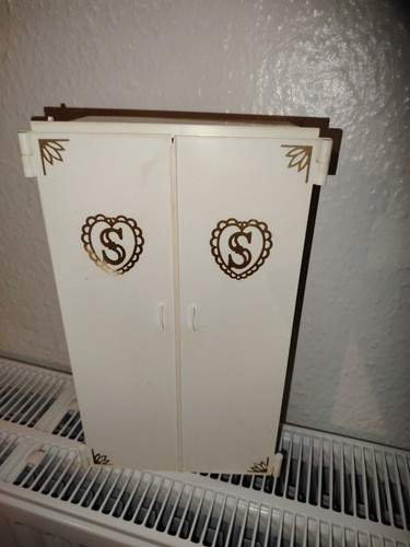 Sindy vintage white wardrobe - sindy,