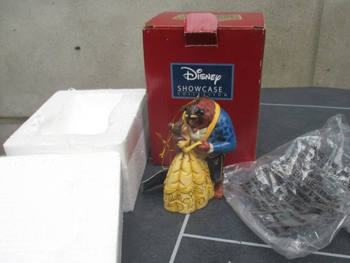 Disney showcase traditions - disney,