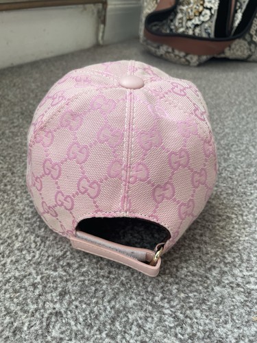 Gucci pink logo - gucci,