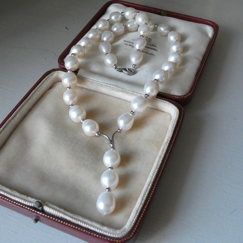 Real pearl necklace baroque - pearl,