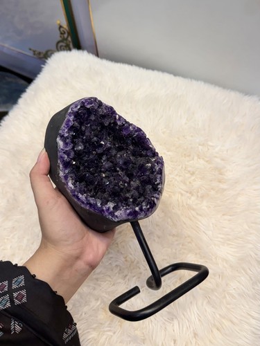73lb natural amethyst geode - 3.73lb,