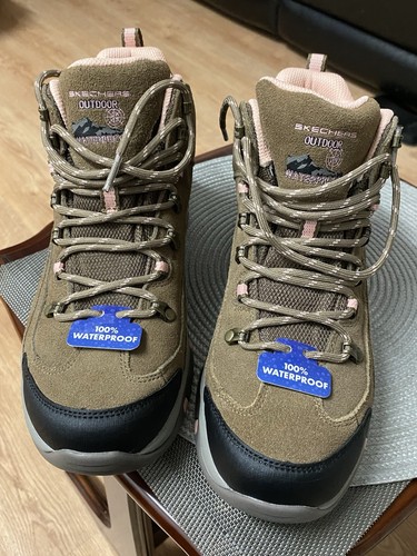 Bnwt skechers relaxed fit - skechers,