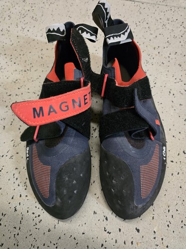 Red chili magnet precise sport - red,