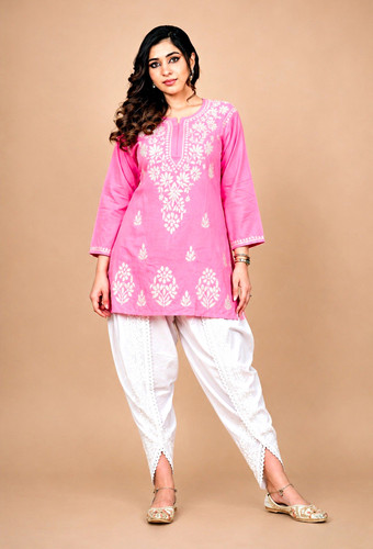 Women pink hand - pink,
