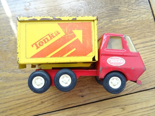 Vintage metal tonka - closed, box